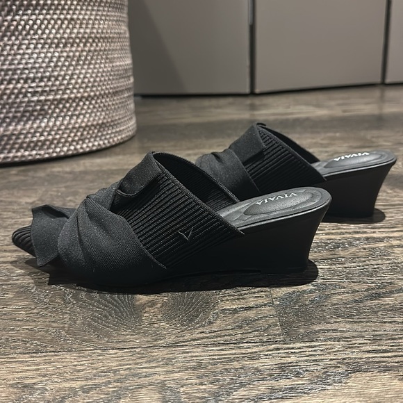 Vivaia Yaffa Wedge Black Knit Pointed Toe Comfort Mule size 37 (6.5) - Picture 7 of 11